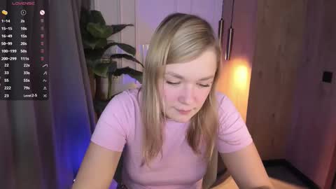 Bella online show from September 23, 2025, 10:18 am