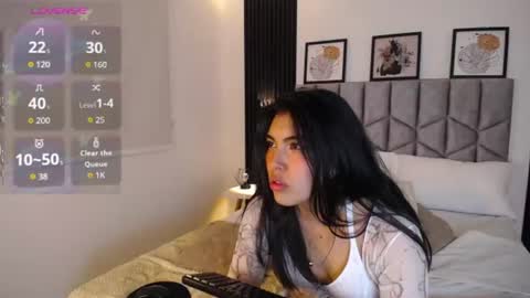 Snapshot of bella_cute_01 chatting on July 23, 2026, 1:58 am Bella online show from July 23, 2026, 1:58 am