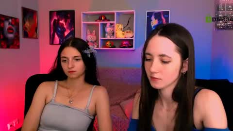 Snapshot of bella_dorn chatting on July 2, 2026, 3:23 am Bella online show from July 2, 2026, 3:23 am