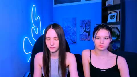Snapshot of bella_dorn chatting on July 2, 2026, 7:20 pm Bella online show from July 2, 2026, 7:20 pm