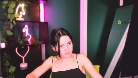 Bella online show from April 12, 2026, 10:37 pm
