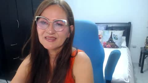 Snapshot of bella_ghisell chatting on May 22, 2026, 9:20 pm Bella online show from May 22, 2026, 9:20 pm