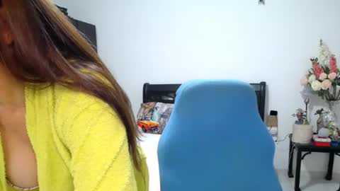 Bella online show from July 25, 2026, 6:05 pm