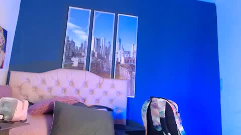 Snapshot of bella_lr chatting on May 9, 2026, 2:00 pm Valentina online show from May 9, 2026, 2:00 pm