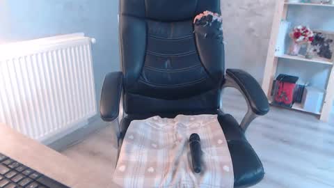      online show from January 17, 2025, 10:44 am