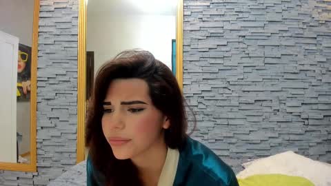 bella_posh online show from March 9, 2025, 10:08 am