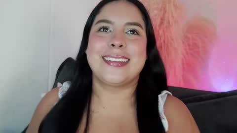 Snapshot of bella_saint33 chatting on July 9, 2026, 5:22 am bella online show from July 9, 2026, 5:22 am