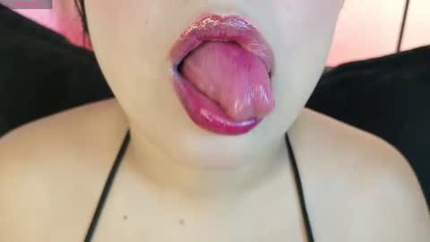 Snapshot of bella_saint33 chatting on July 31, 2026, 6:46 am bella online show from July 31, 2026, 6:46 am
