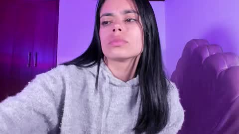 Snapshot of bella_sun_ chatting on October 3, 2025, 5:15 am Valeria Model Independent online show from October 3, 2025, 5:15 am