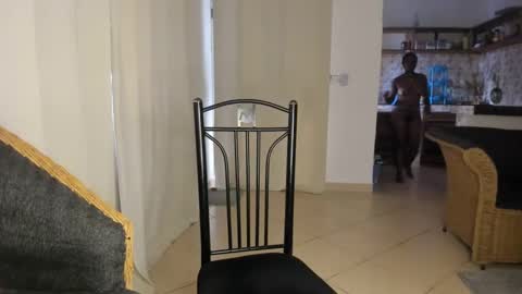 Snapshot of bella_thequeen chatting on February 19, 2025, 4:55 am Bella sweetpea online show from February 19, 2025, 4:55 am