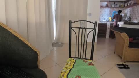 Snapshot of bella_thequeen chatting on March 3, 2025, 6:15 am Bella sweetpea online show from March 3, 2025, 6:15 am