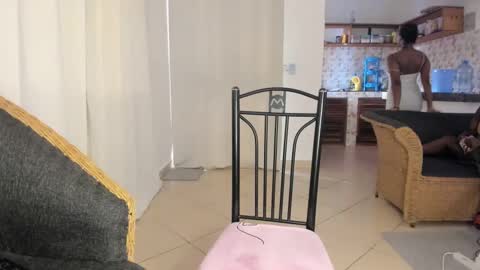 Snapshot of bella_thequeen chatting on March 5, 2025, 6:01 am Bella sweetpea online show from March 5, 2025, 6:01 am