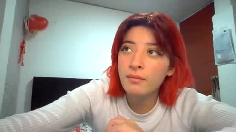Snapshot of bella_thorne1999 chatting on June 18, 2026, 3:29 am bella_thorne1999 online show from June 18, 2026, 3:29 am