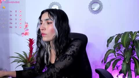 Bella online show from March 7, 2025, 10:54 pm