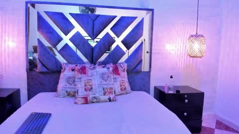 bella_volup online show from March 15, 2026, 11:27 am