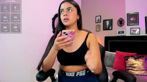 BELLA online show from January 6, 2026, 8:23 pm