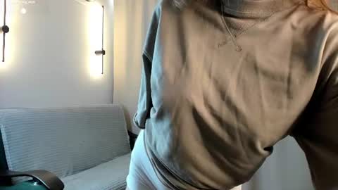 bella_xiss online show from July 6, 2026, 3:03 pm