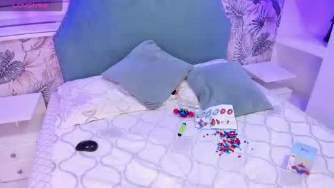 Bella Becca  online show from December 27, 2024, 7:57 pm