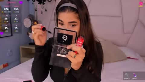 Bella Becca  online show from November 21, 2025, 7:01 pm