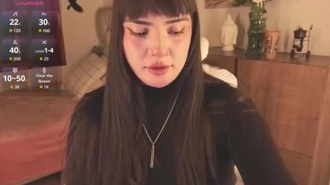 Bella  online show from December 18, 2025, 11:38 am