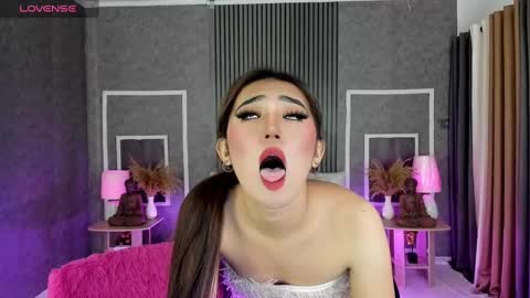 Snapshot of bellabrown_19xxx chatting on March 7, 2025, 6:33 pm Bella online show from March 7, 2025, 6:33 pm