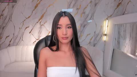 Snapshot of bellacarteer_ chatting on April 26, 2026, 11:13 pm Bella C online show from April 26, 2026, 11:13 pm
