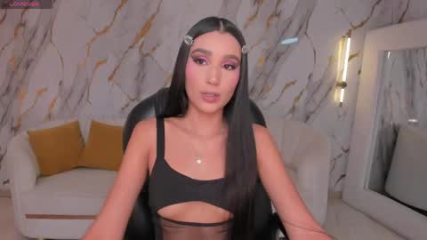 Snapshot of bellacarteer_ chatting on May 4, 2026, 7:43 pm Bella C online show from May 4, 2026, 7:43 pm