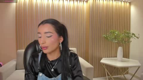 Snapshot of bellacarteer_ chatting on May 28, 2026, 8:28 pm Bella C online show from May 28, 2026, 8:28 pm