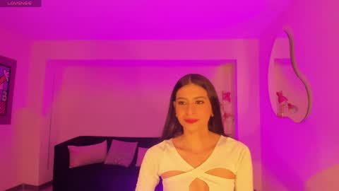 Snapshot of bellaconnor_ chatting on April 23, 2026, 4:03 am Bella online show from April 23, 2026, 4:03 am