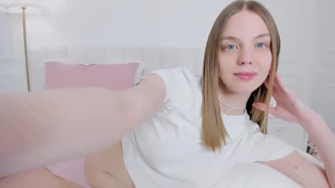 Bella online show from March 14, 2026, 2:28 am