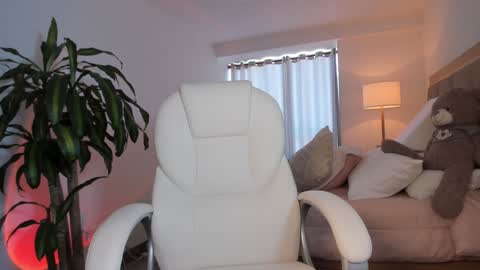 Bella Mia online show from January 22, 2025, 7:24 pm