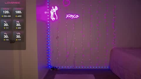 Snapshot of bellamonroee chatting on May 6, 2026, 5:14 am Bella Monroe online show from May 6, 2026, 5:14 am
