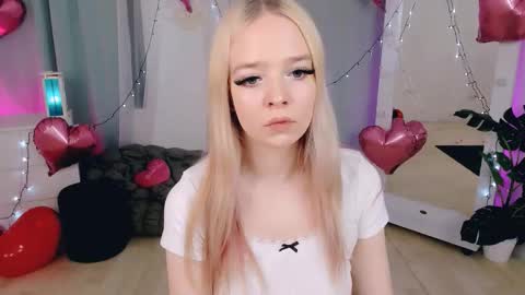 Snapshot of bellamontgomery chatting on February 25, 2026, 4:38 pm Bella online show from February 25, 2026, 4:38 pm