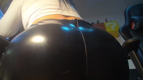 Snapshot of bellangel_ chatting on January 13, 2025, 12:41 am Camille online show from January 13, 2025, 12:41 am