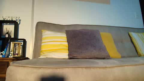 Snapshot of bellangel_ chatting on February 9, 2025, 12:28 am Camille online show from February 9, 2025, 12:28 am