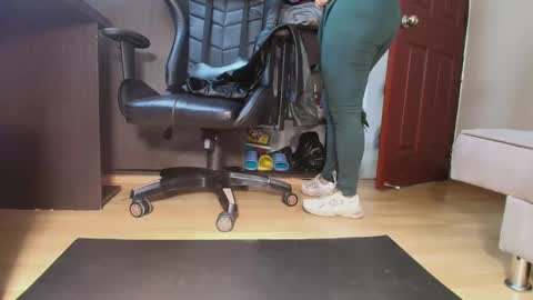 Snapshot of bellangel_ chatting on September 23, 2025, 10:24 pm Camille online show from September 23, 2025, 10:24 pm