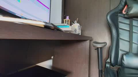 Snapshot of bellangel_ chatting on November 11, 2025, 10:10 pm Camille online show from November 11, 2025, 10:10 pm