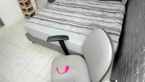 Bella  Angelycal online show from November 5, 2025, 2:50 pm