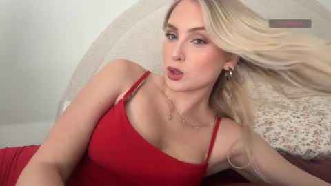 Snapshot of bellaryderr chatting on May 7, 2026, 9:20 pm Isabella Ryder online show from May 7, 2026, 9:20 pm