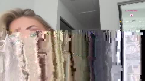 Snapshot of bellaryderr chatting on May 12, 2026, 8:17 pm Isabella Ryder online show from May 12, 2026, 8:17 pm