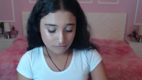 Snapshot of bellasky4 chatting on November 22, 2025, 12:26 pm Bella online show from November 22, 2025, 12:26 pm