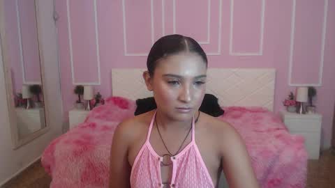 Snapshot of bellasky4 chatting on November 27, 2025, 12:18 pm Bella online show from November 27, 2025, 12:18 pm