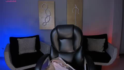 B E L L A  online show from June 4, 2026, 11:27 am
