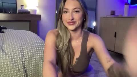 Snapshot of bellaxxboo chatting on June 27, 2026, 4:50 am Bella Rose online show from June 27, 2026, 4:50 am