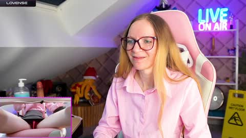 Snapshot of belle_alice chatting on December 6, 2024, 7:54 am Alice online show from December 6, 2024, 7:54 am