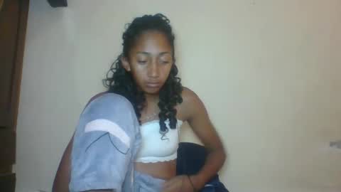 belle_annah online show from May 12, 2026, 4:09 am