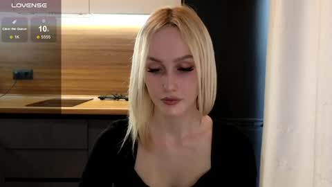 Snapshot of belle_vill chatting on May 27, 2026, 11:40 am Belle online show from May 27, 2026, 11:40 am