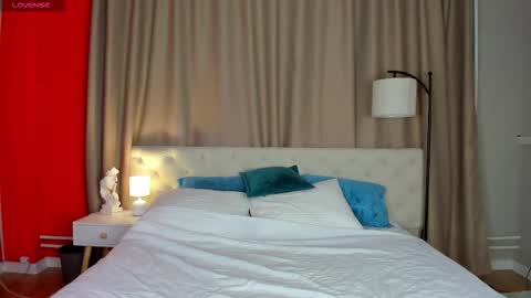 Belle online show from October 10, 2025, 9:30 am