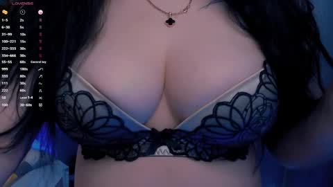Hello I am kind friendly and cute girl online show from April 18, 2026, 9:46 am