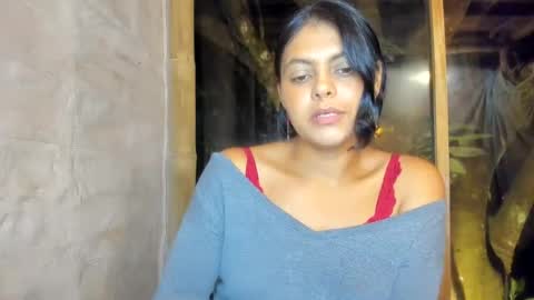 bellezacosmica online show from June 19, 2026, 3:44 am